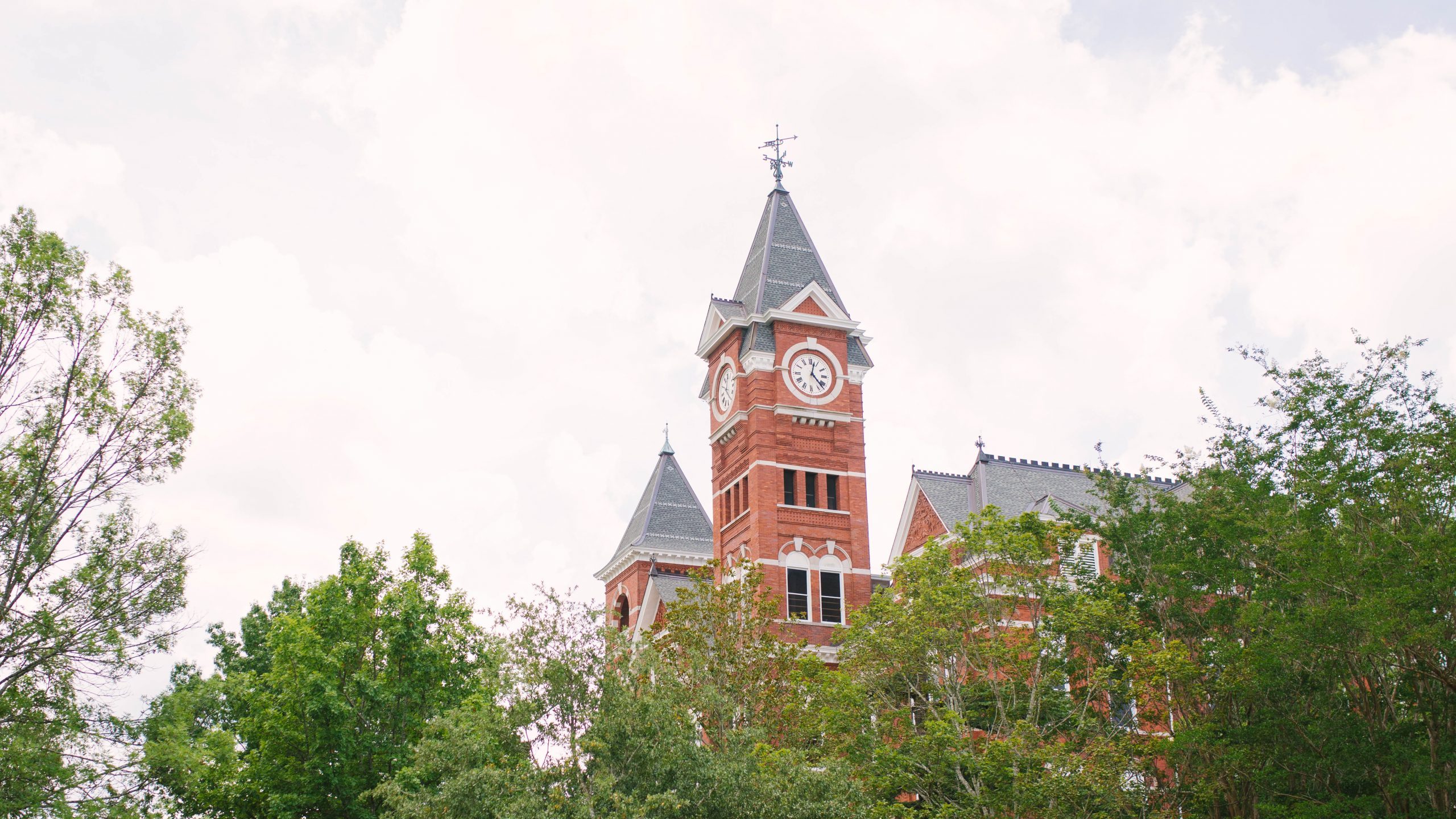 Samford Hall at Auburn University